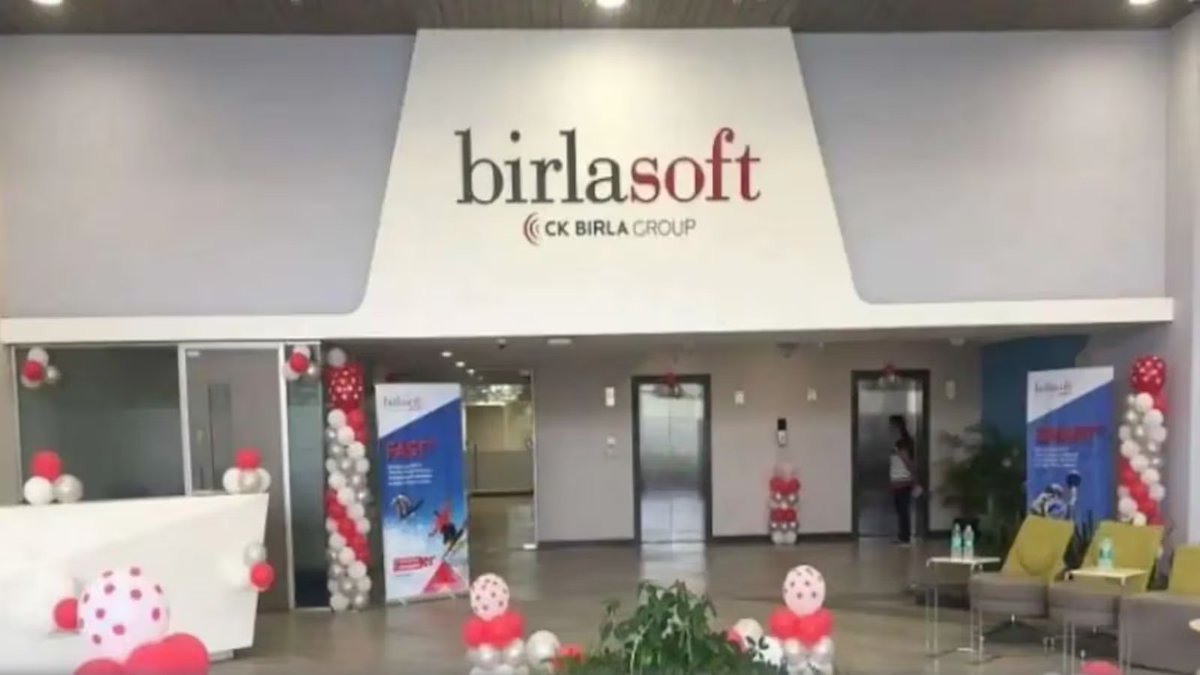 #4WithCNBCTV18 | Birlasoft reports #Q4 earnings👇 ➡️Net Profit up 60.7% at ₹180 cr vs ₹112 cr (YoY) ➡️Revenue up 11.1% at ₹1,362.5 cr vs ₹1,226.3 cr (YoY) ➡️EBITDA up 32.7% at ₹221.5 cr vs ₹166.9 cr (YoY) ➡️Margin at 16.3% vs 13.6% (YoY) ➡️Board recommends final dividend…