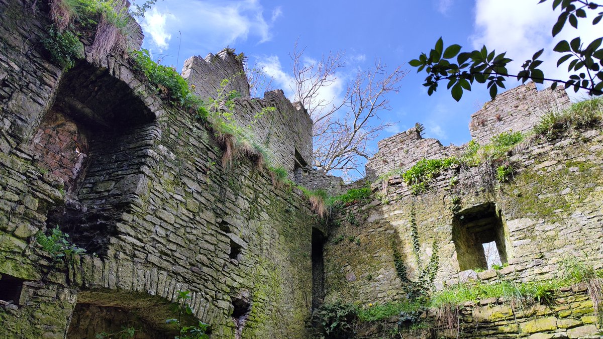 Discover the castle near St Colman’s church! This 3D virtual tour provides access to Lanistown Castle in the grounds of Newbridge Demesne. One of few surviving tower houses in Fingal, Lanistown Castle is a three storey dwelling probably built in the 15th century by the Bathe…