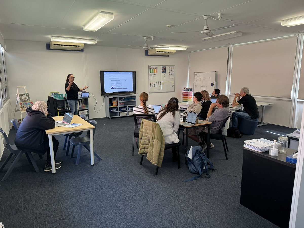 SLSOs engaged in research on cognitive brain theory. Teachers from support units collaborating on new mathematics and English syllabuses! Excellent cross network sharing of expertise! Congratulations all! @k_rigas @CourtDenham @LizVandermeulen @AjugaSchool @gparkschool