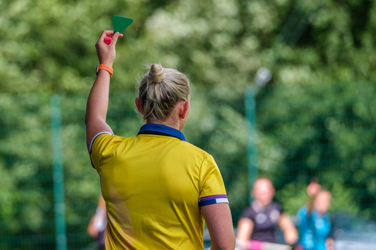 Have you ever thought about umpiring? Want to know more about how to umpire ..... Umpire Level 1 theory is to be held on 7th May from 8-10pm. Register here: eventbrite.co.uk/o/scottish-hoc… Picture courtesy of @duncolmsports