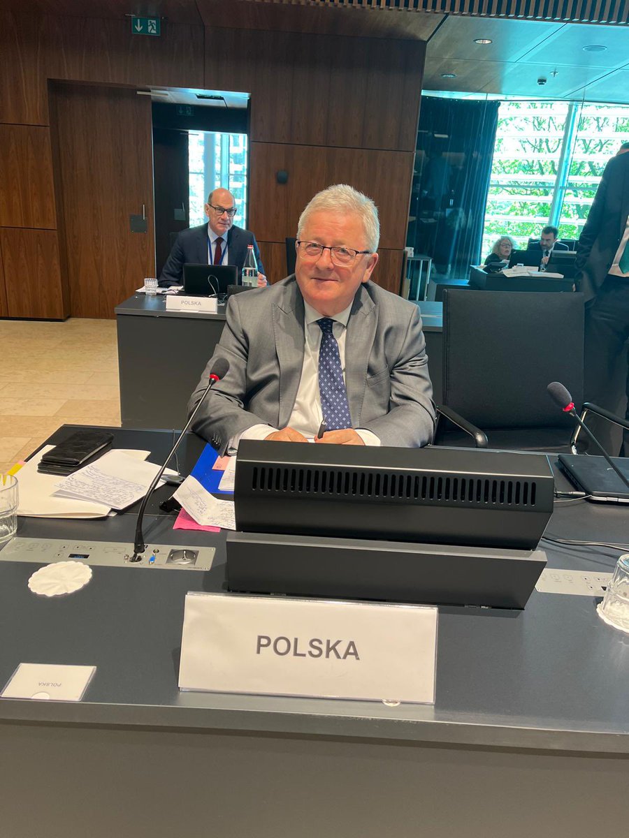 At today's #AGRIFISH Council, 🇵🇱 is represented by Minister @CzSiekierski.

#EU Ministers will discuss responses to the current situation in the agricultural sector, trade-related agricultural issues & exchange views on the CAP performance reports submitted by member states.