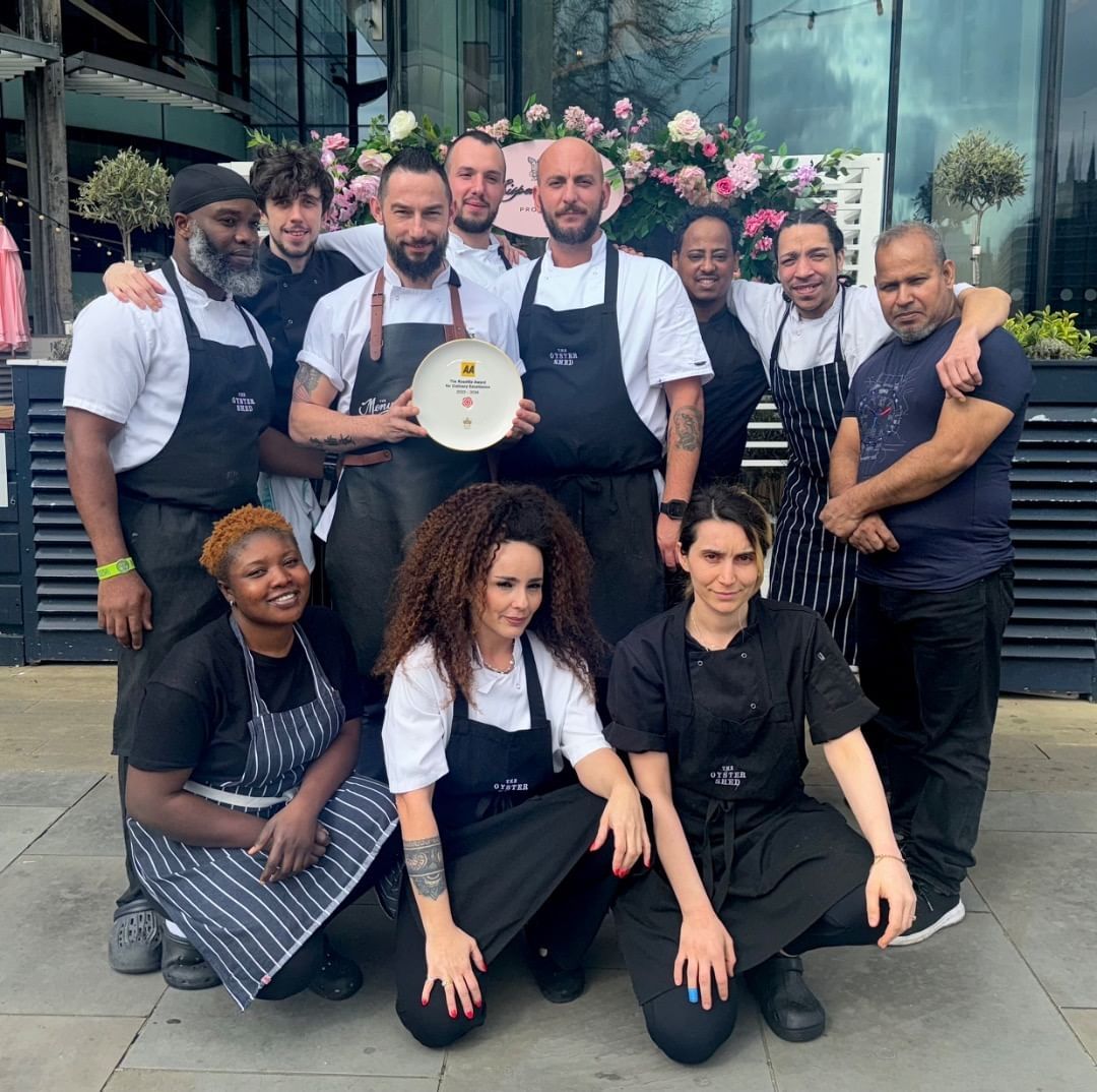 Shout out to this talented team on their @AAHospitality Rosette for 2024/25 🎉 Want to see what all the fuss is about? You can find them doing their thing at The @OysterShed. #YoungsPubs #HospitalityIndustry #AARosette #London