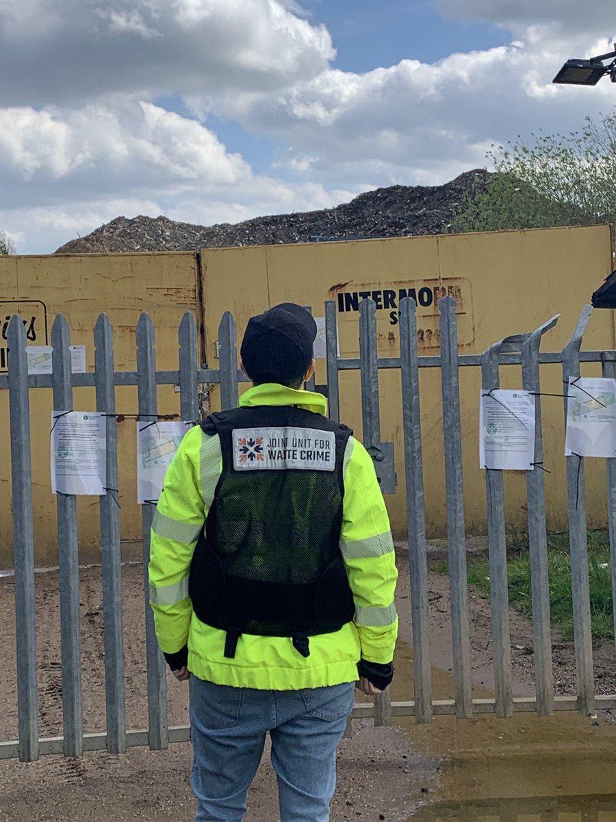 We continue to check the Restriction Order to an illegal landfill site at Baldwins Farm Upminster Essex Working with @EnvAgencySE and @HMRCgovuk No activity on site so it appears to be successful
