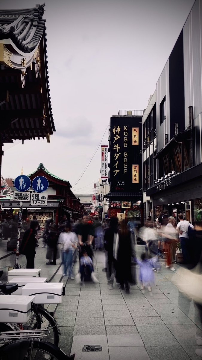 📍:Asakusa
#tokyo #tokyotokyo #tokyife #tokyolover #tokyolove #tokyophotography #tokyophotographer #tokyophoto 
#japan #japantravel #japantrip #japanphotography #japanphoto #city #cityskyline #cityphotography #citylife #travelphotography #photogram  #photographers