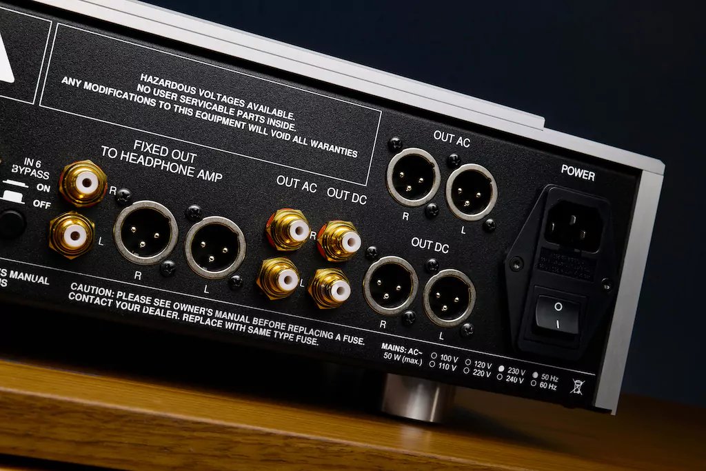 ACCUSTIC ARTS® PREAMP V PHONO – the ultimate #audiophilereferencepreamplifier! 

📧 For inquiries or orders, contact us at info@accusticarts.de or visit our website: accusticarts.de/en/products/pr…

#ACCUSTICARTS #HighEndAudio #PowerAmplifier  #PREAMPVPHONO #ACCUSTICARTSPREAMPVPHONO
