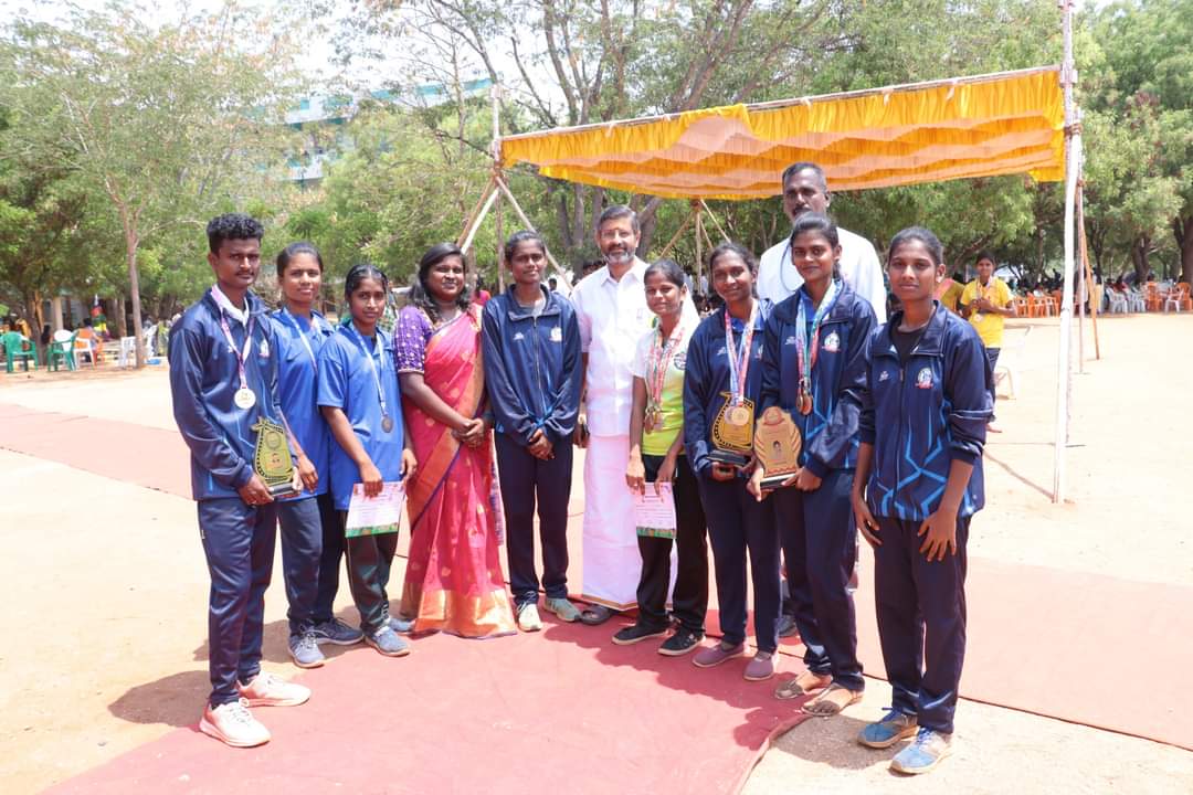 ESEC 28th Annual Sports Day Celebrations on 25.04.2024🎉

Col. Chinnaswamy Jayavel, Retired Army Officer, Kargil War Veteran, Director - Defence Academy, Coimbatore graced the occasion as Chief Guest. 

 #sportsday #recognizingtalent  #engineeringcollege #perundurai #tamilnadu