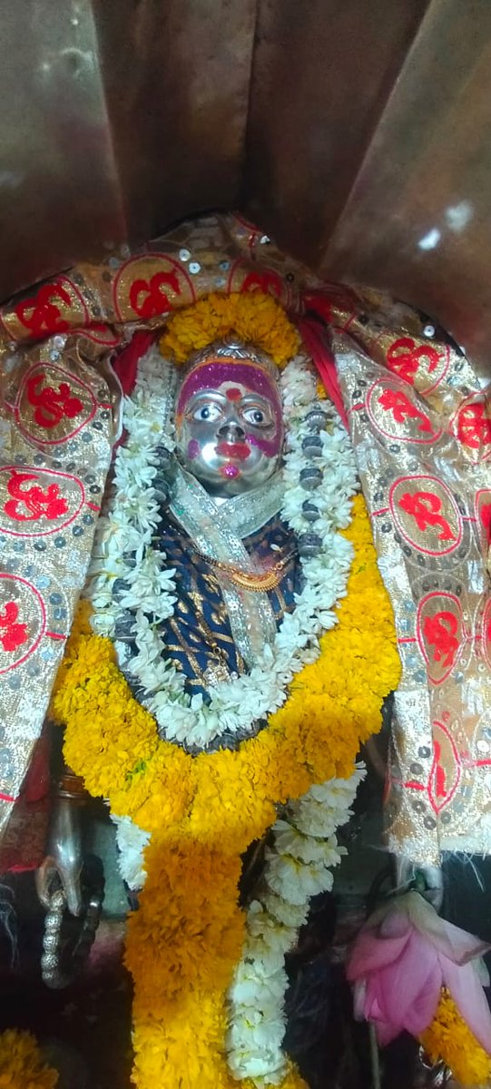 दिव्य श्रृंगार दर्शन श्री पार्वती माता जी के श्री महाकाल मंदिर उज्जैन मध्य प्रदेश से

हर हर महादेव 
जय मां पार्वती 

#TempleConnect #Shiva #Mahadev #Mahakal #ShivParvati #Ujjain #MadhyaPradesh #TemplesofIndia #Bharat
templeconnect.com
Your Devotional Connect Online