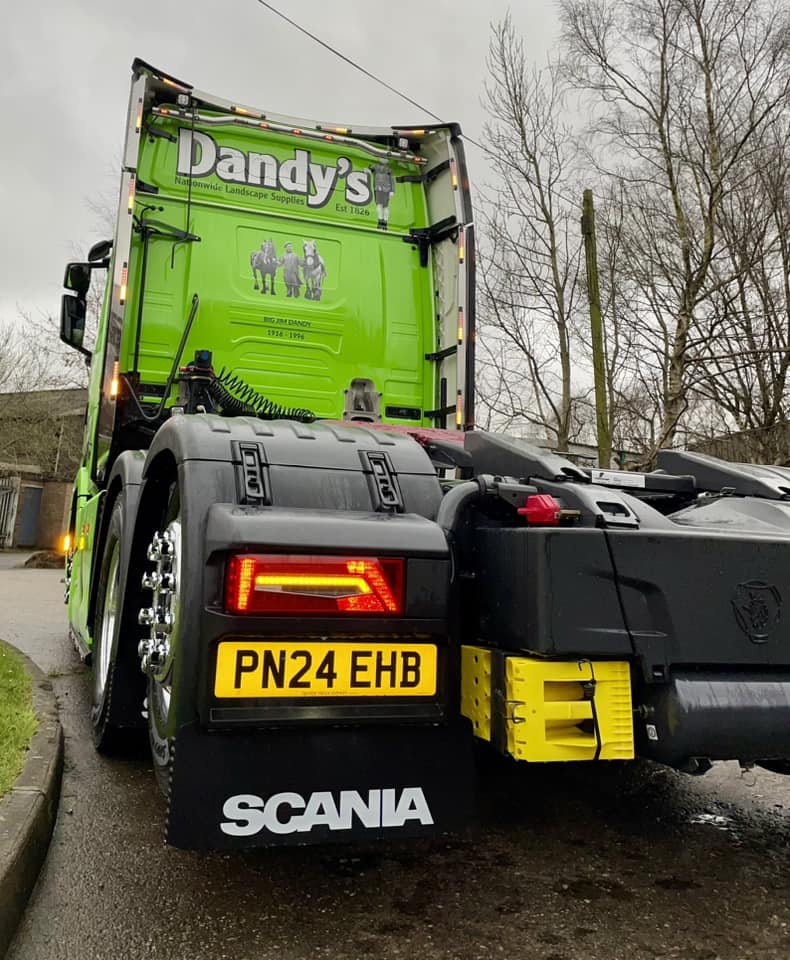 This stunning #scania 500 S artic was delivered to Dandy's.  Striking in colour but the fully wrapped livery by APM Customs takes it to a new level 🥰 1st Scania, welcome to the #scaniafamily.   Thank you Adam and the team at Dandy's for your first Scania purchase.