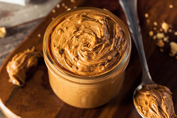 Are you a fan of peanut butter? Do you know you can make your own healthy peanut butter at home with no-nonsensese ingredients added? Oh, with just one ingredient! Let's go!
