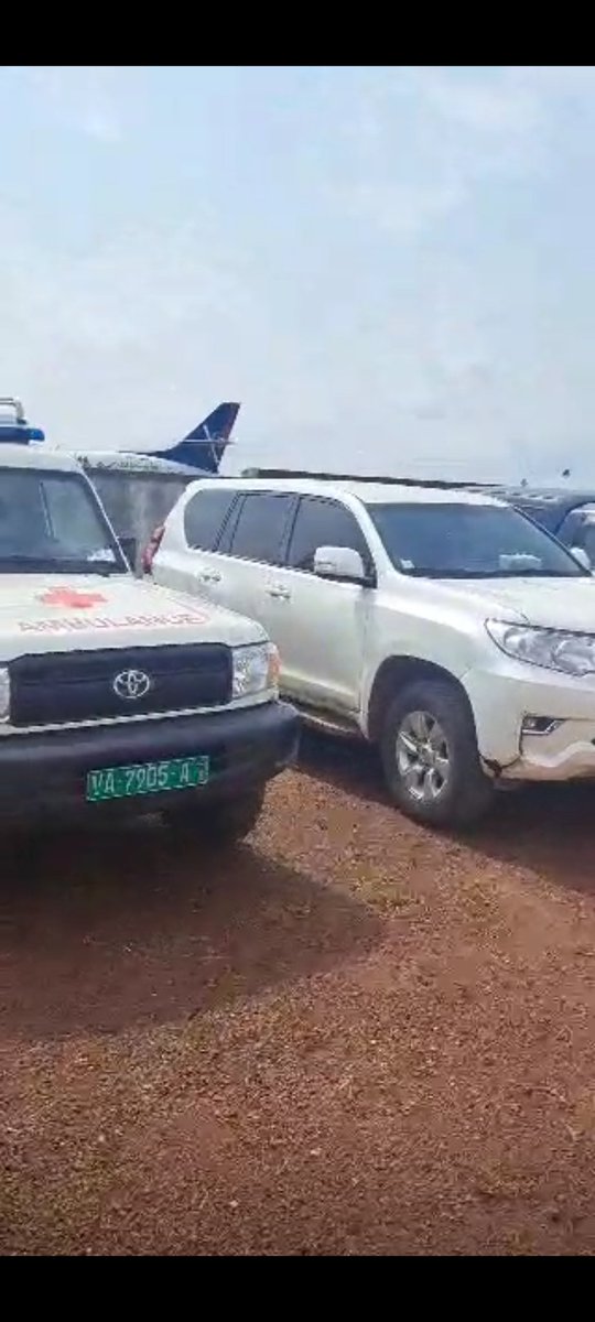 Mohamedbizkaba's tweet photo. Hier à l'aérodrome de N'zerekore, mon papa victime d'un AVC s'est vu refusé l'accès à un aéronef dont ns ns étions procurés le billet un jour avant.

Motif: Selon le représentant de la compagnie #ElysianAirlines, il y'avait une délégation du ministère de l'agriculture qui s'était https://t.co/MTe0MEK1G0