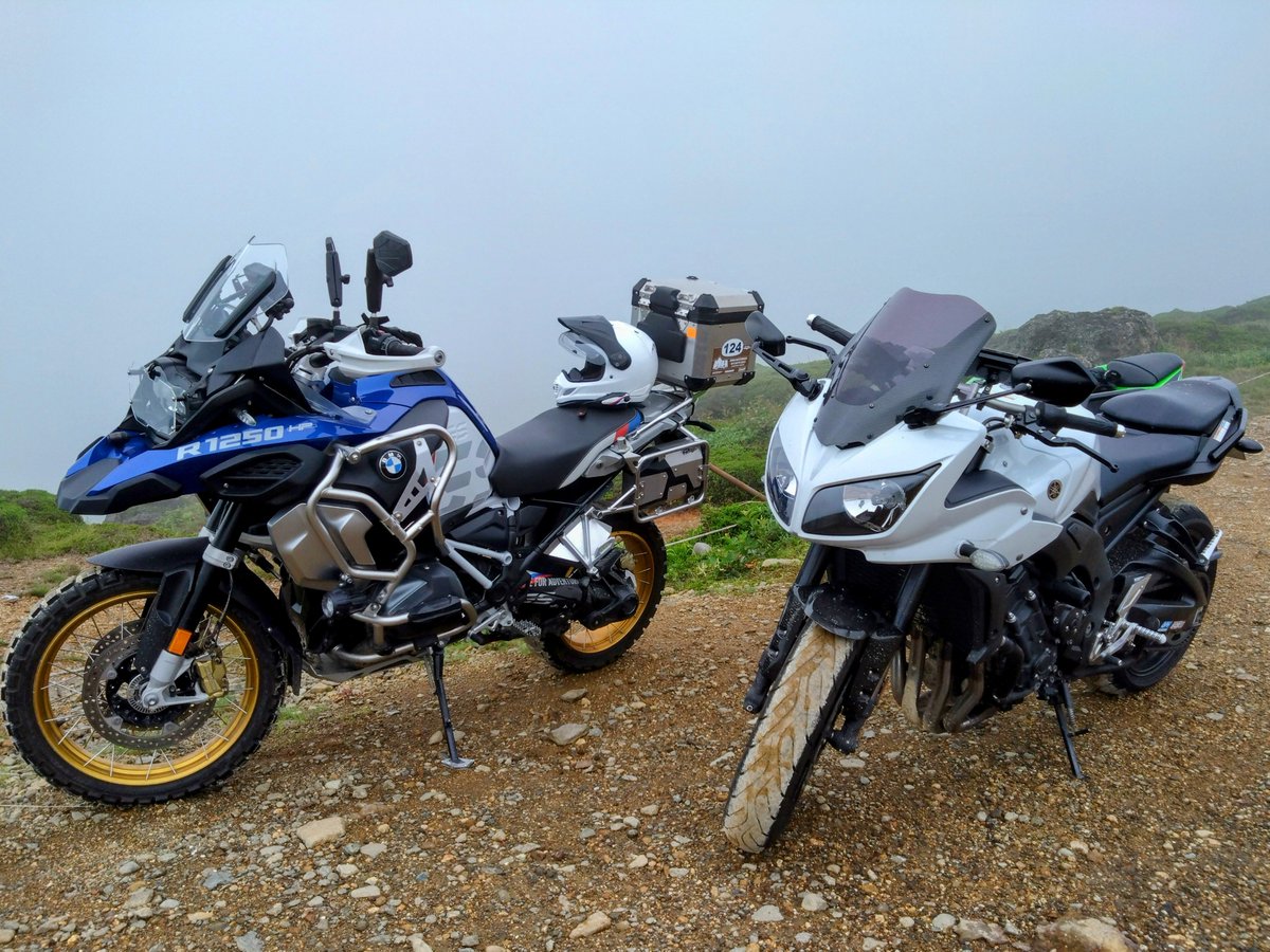 hirostar09's tweet photo. 名前: ぴろすけ
性別: ♂
住み: 川崎市
年齢: あらふぉー
愛機: YAMAHA FZ1 FAZER 2014年式 逆車
自己紹介: 18歳で最初に買った原チャリから始まり、なんだかんだで計13台乗り継ぎました。10年のブランクを経て、バイク熱再燃です！
#バイク乗りとして軽く自己紹介 #バイク好きと繋がりたい https://t.co/oXwcegEsMC