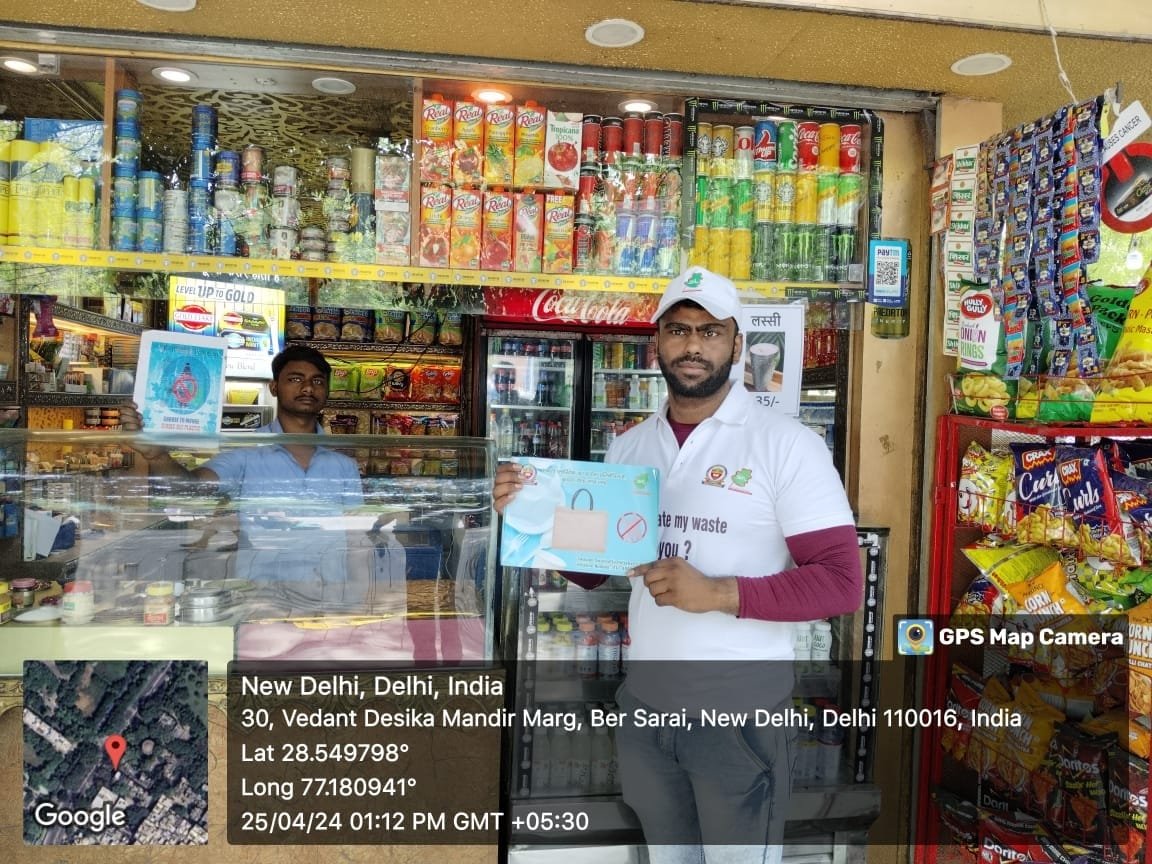MCD South Zone, SSIPL-IEC-Team under the guidance of @DCSOUTHZONE Conducted an awareness drive among the shopkeepers and visitors of the market on waste segregation at source and Say no to Single use plastic. @LtGovDelhi @GyaneshBharti1