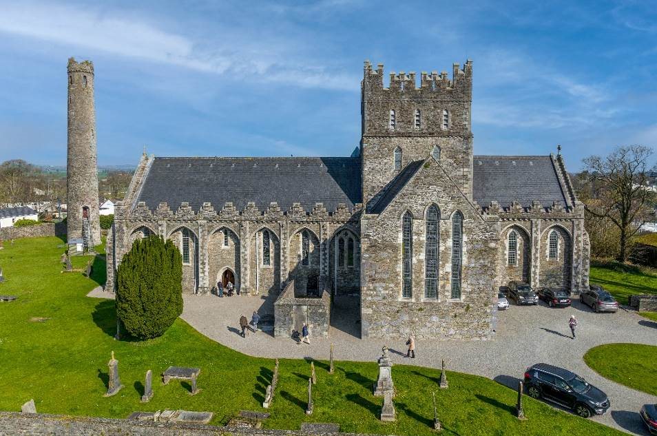 Explore the past at St. Brigid’s Cathedral in Kildare Town! It was founded by St. Brigid, making it Ireland’s first place where both monks and nuns lived. With its amazing looks and important history, it's a big part of the #Brigid1500 Programme. @kildarecountycouncil