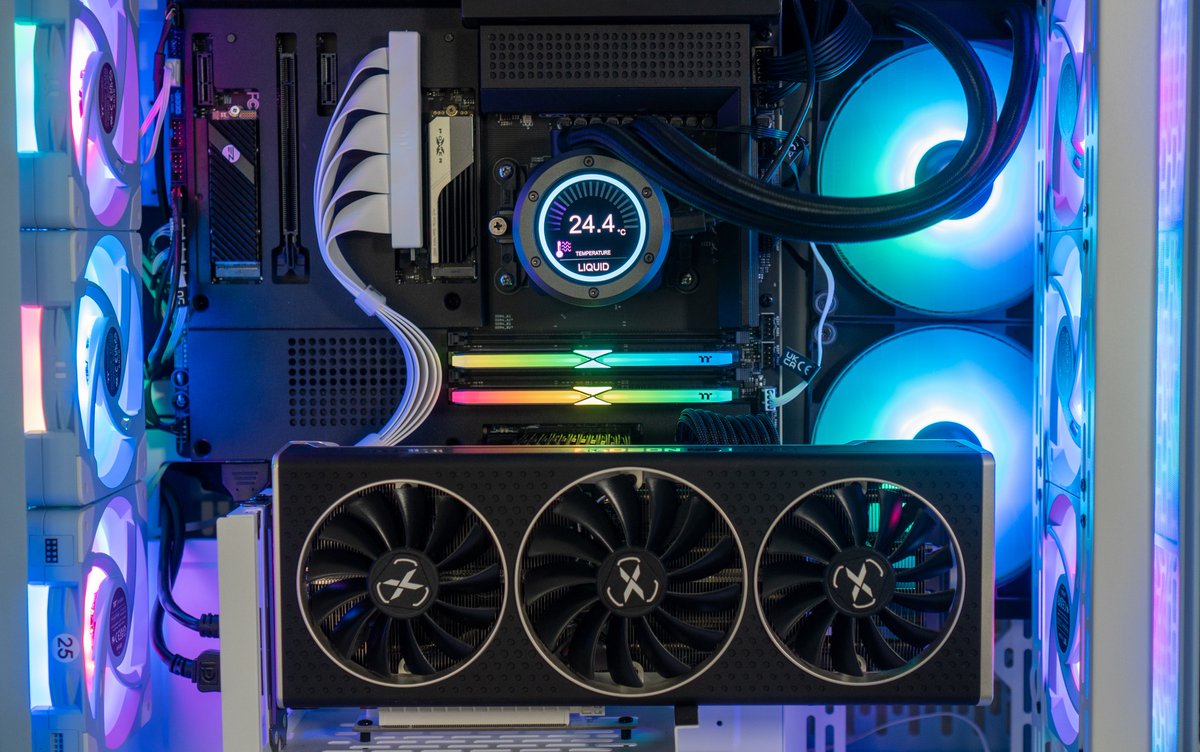 Did you know CTE E600 MX comes with dual front panels? Keep it cool with the perforated panels
🛒 @ScanComputers : bit.ly/494W9sY

#gamingcommunity #gamingpc #pcgaming #hardware #custombuild #rgbsetup #pcbuild #RGB #pcbuilding #powerful #coolers #case #gaming