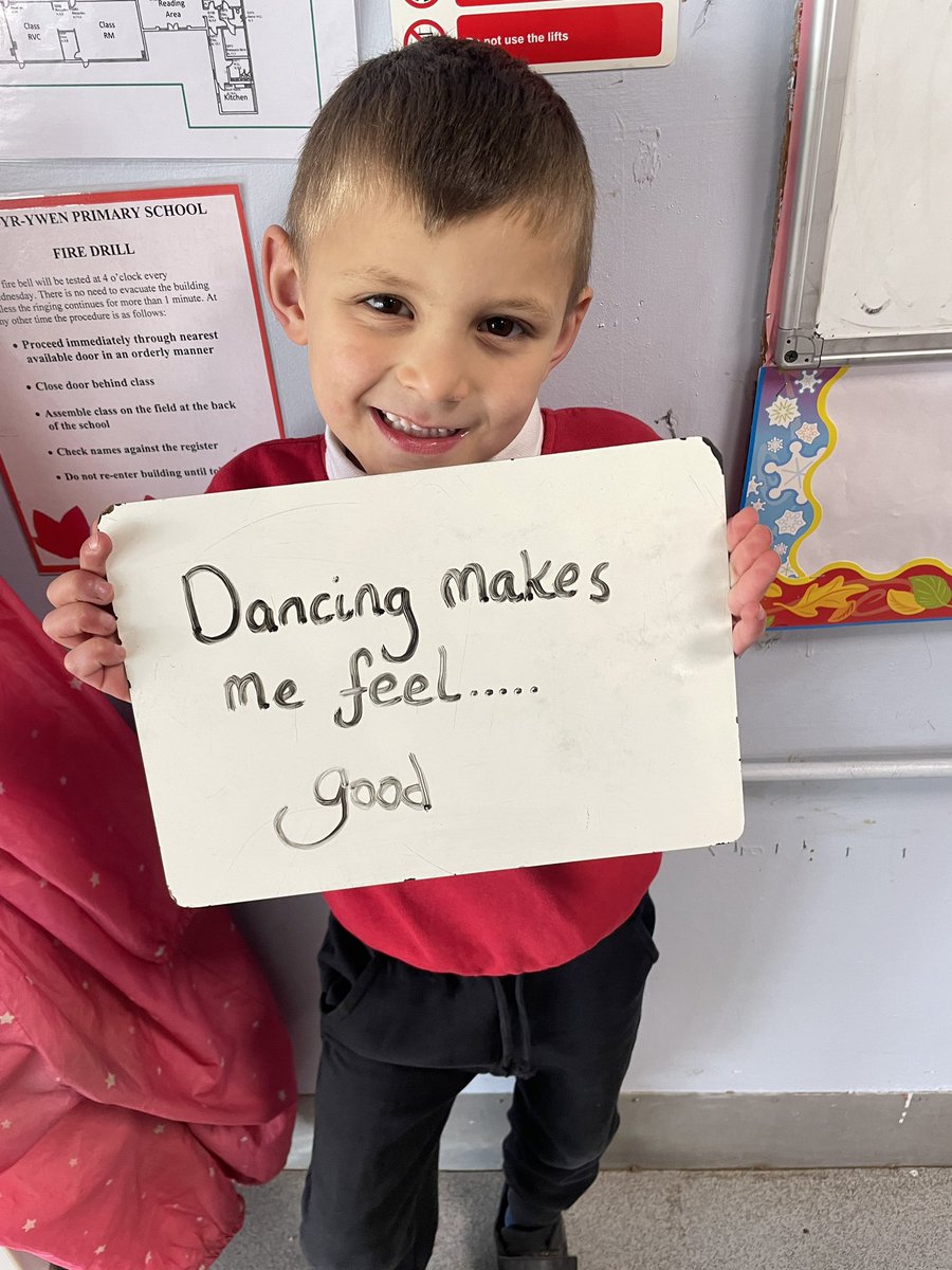 Today is #InternationalDanceDay and #year1 have been discussing how we feel when we dance … how does dancing make you feel? 😁#expressivearts @CSC_ExpArts 
@CSC_FoundLearn