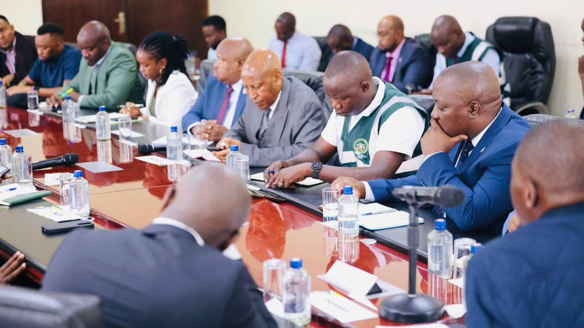 Nairobi Governor Johnson Sakaja meets Senator Edwin Sifuna among other Nairobi leaders to discuss ways of mitigating the loss caused by heavy rains. Sakaja says Nairobi county will provide relief for affected persons. #MuorotoFmNews