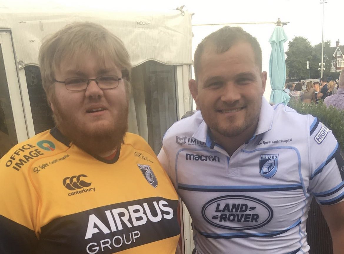 Absolutely love how many people got involved with this 😁

For me, the first player I think of is <a href="/ollyrobbo/">Olly Robinson</a> , photo taken at our pre season game against Bedford a few years back. Great little ground it was.