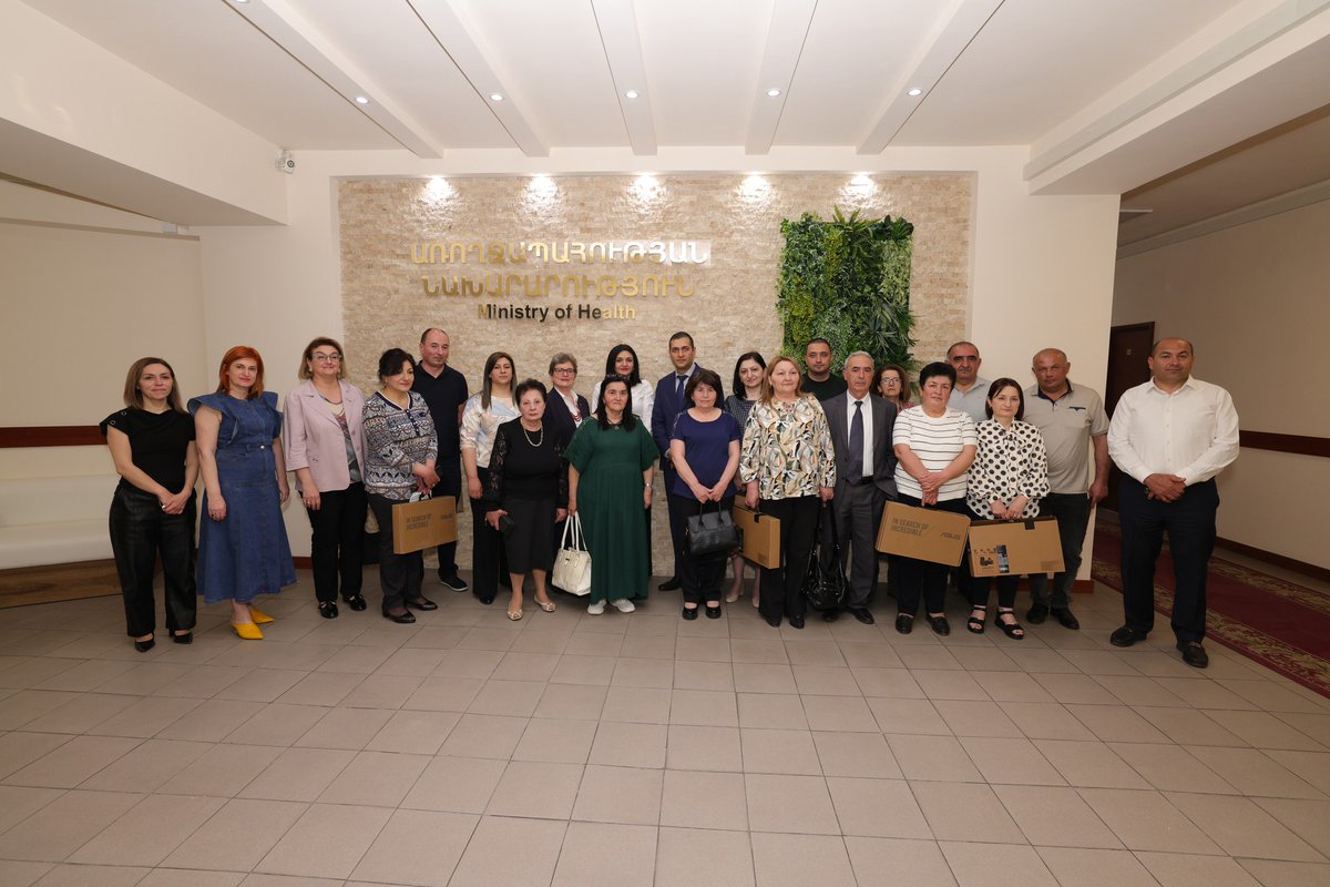 The activities of #ImmunizationWeek were summarized and 20 border medical facilities with high coverage in vaccination received💻to support the immunization program. Representatives of medical facilities from Syunik, Vayots Dzor, Gegharkunik, and Tavush Marzes met at the Ministry