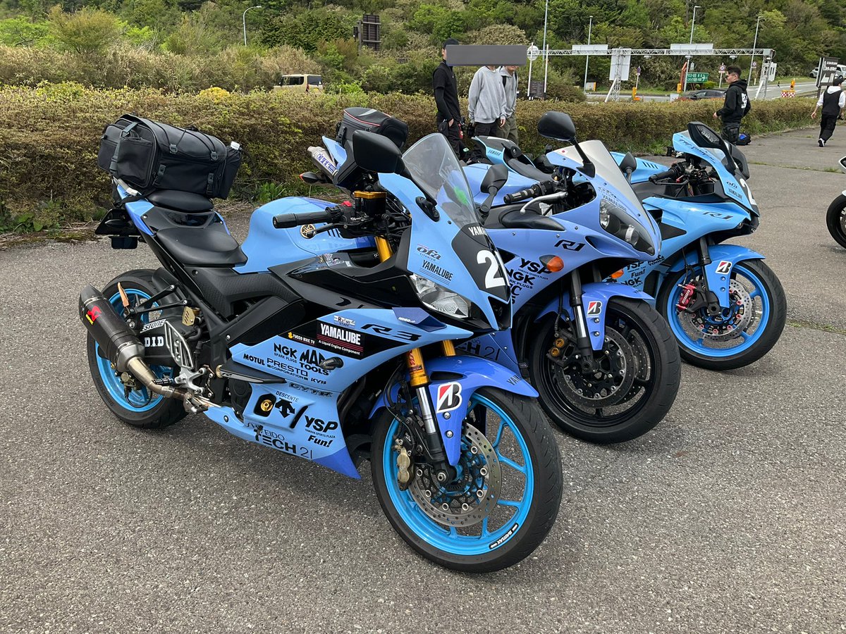 蒼い三連星。熱い8耐を思い出す。

#YAMAHAが美しい 
#YZFRオーナーズミーティング