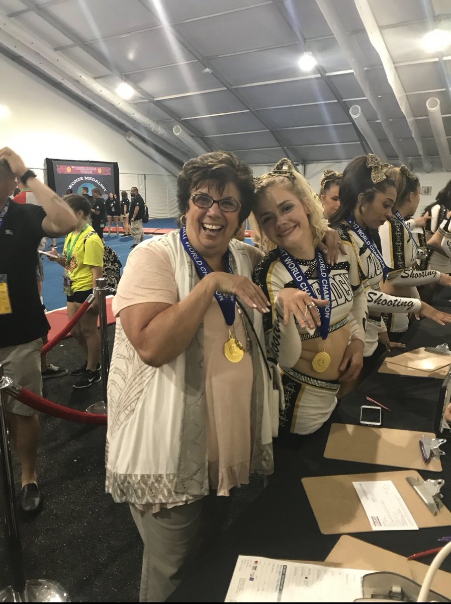 __laurpres__'s tweet image. Good luck Stars bring home #7❤️🥰💫 #wcss