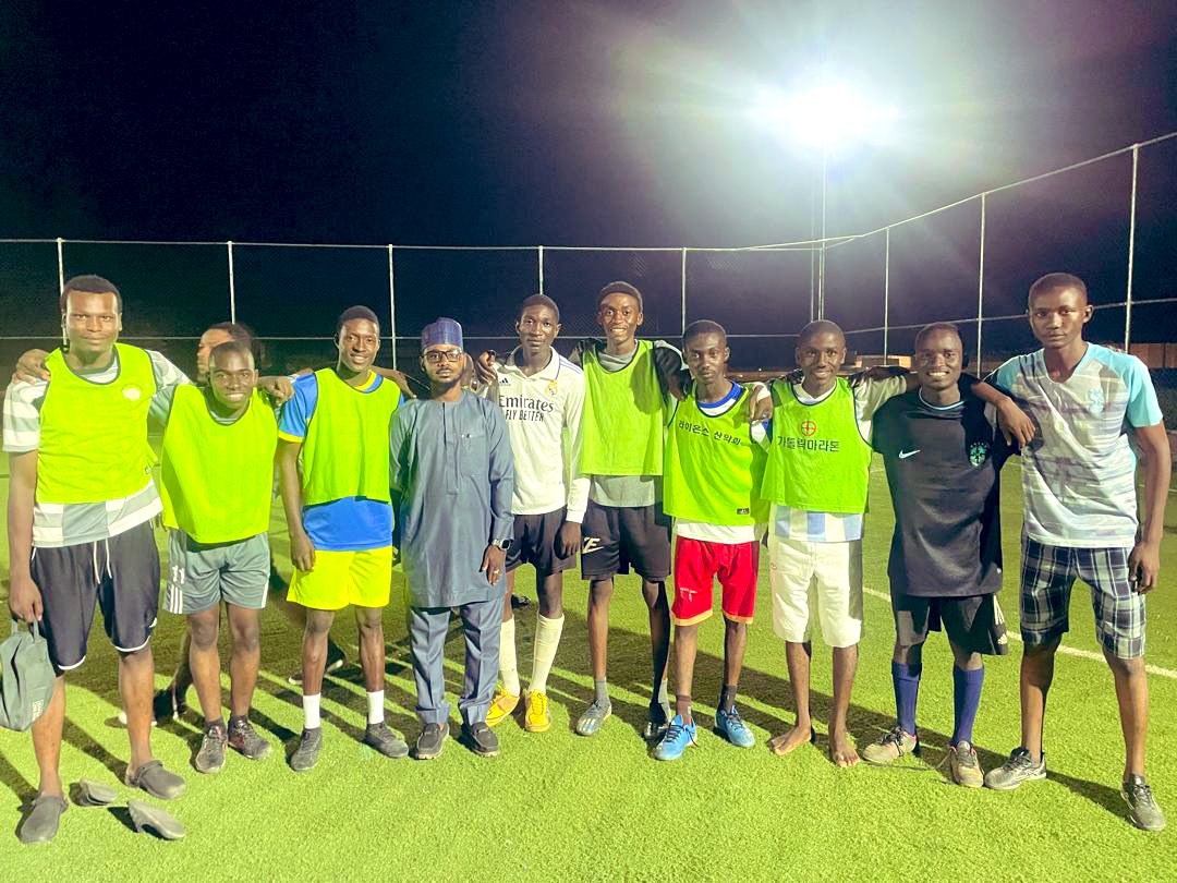 Football match between Team @officialABAT and Team @PeterObi where my team (Team Peter Obi) scored 18 goals while Team Tinibu scored only 1 goal with the help of the referee 😌😅 Special thanks to my team @OmarYgee @Itz_ahmerdy @Usman__abba @ActualAMH @Y_L_Atiku and the rest.…