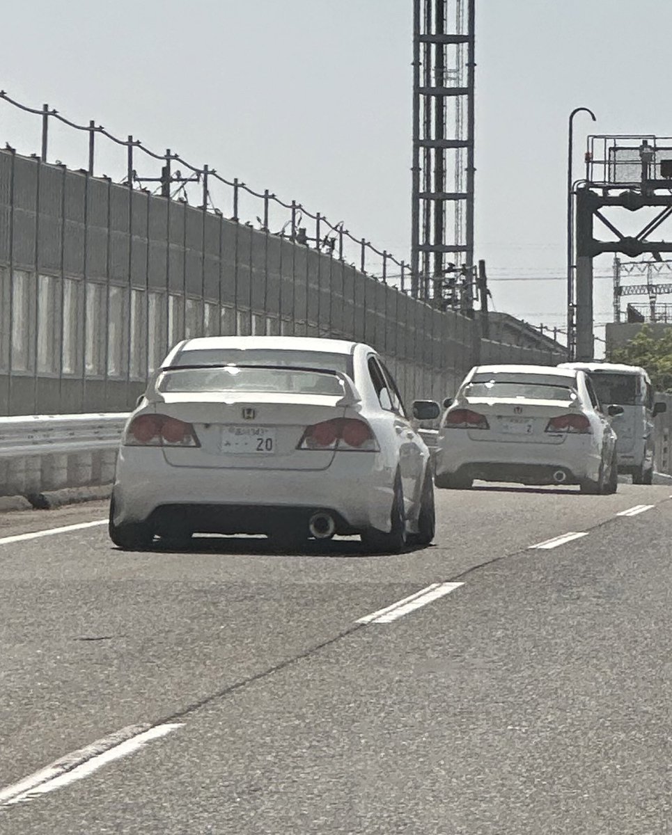 スプーンN1とトラストTWM比較するとこんなにタイコのデカさ違うのね👀