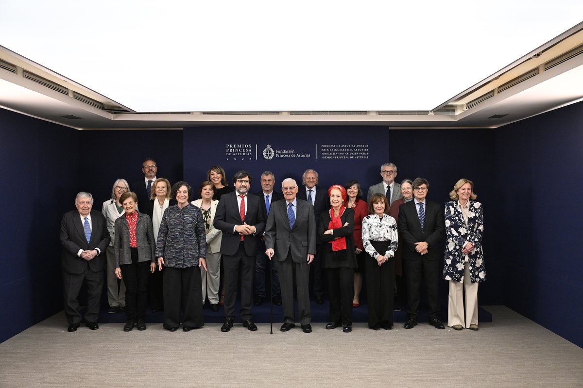 El jurado del Premio Princesa de Asturias de Comunicación y Humanidades 2024, que se fallará mañana a las 12 horas, ya está reunido: bit.ly/PPAComunicacio… 

#PremiosPrincesadeAsturias