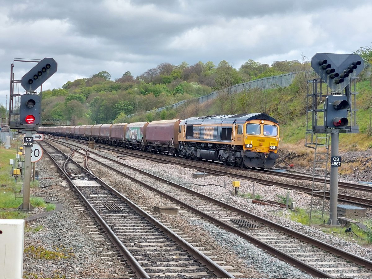 Coal on its way to Ratcliffe power station passing Chesterfield with GBRF Class 66 66781 for power this morning.  29-4-24