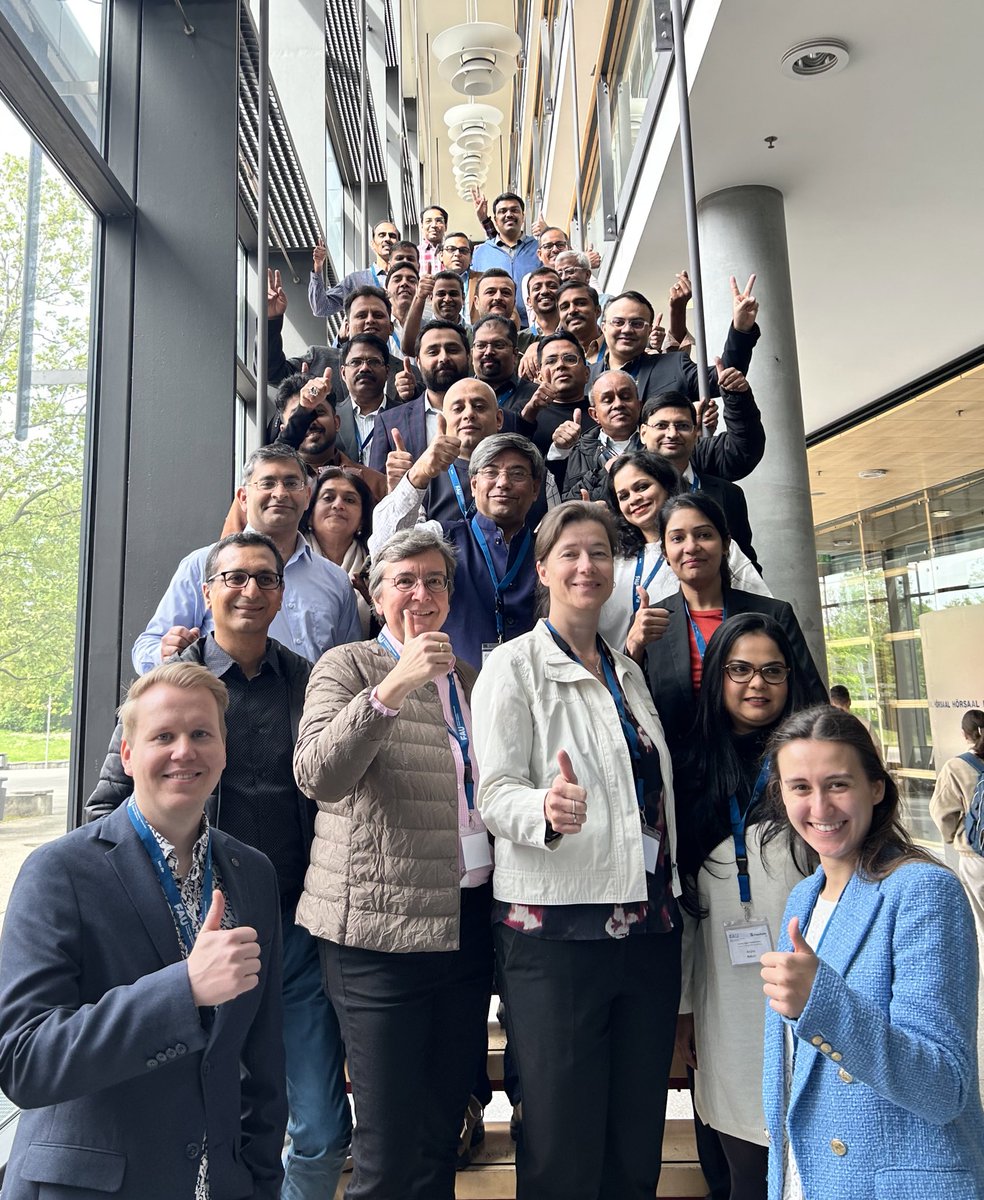 Today we welcome a great batch#5 of the joint programme on #Leading #Digital #Transformation by @iimb_official & @UniFAU at our @FAUWiSo campus in Nuremberg! What an inspiring group with more than 600 cumulative years of experience in industry transformation, ready to take off!