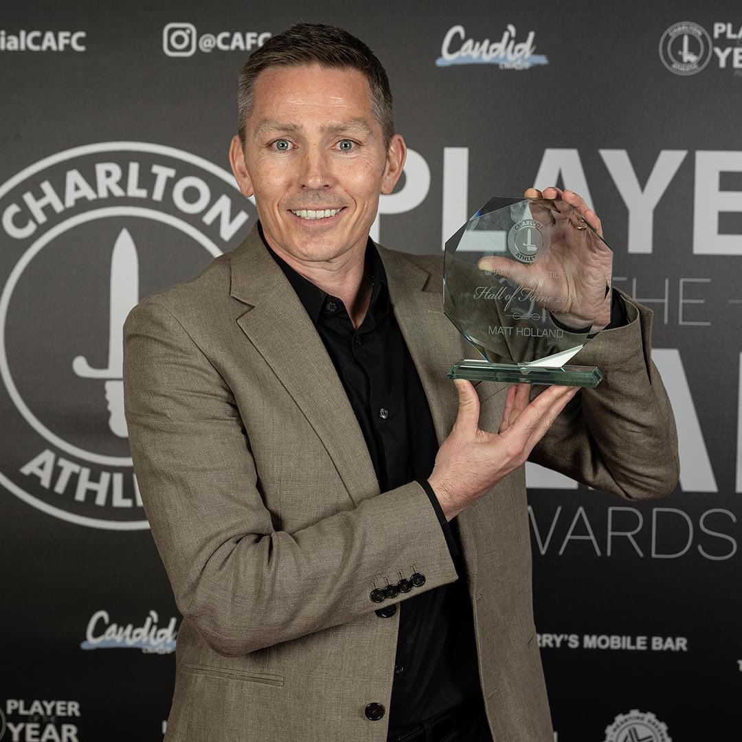 Hugely honoured to have been named in the @CAFCofficial hall of fame at last nights player of the year awards 🏆