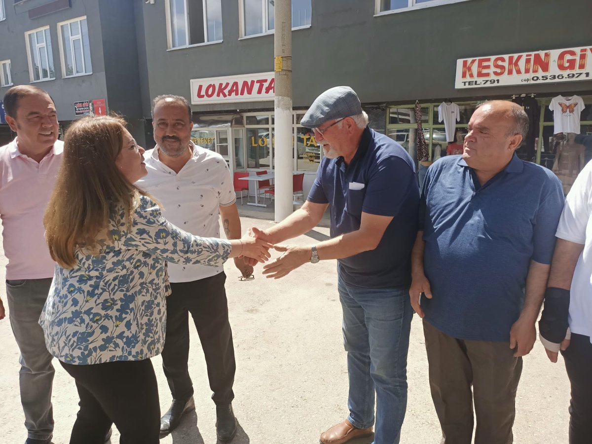 Bekilli'deyiz. Denizli Milletvekilimiz Şeref Arpacı ile birlikte, Bekilli İlçe Başkanlığımızda bir araya gelerek Denizli'mizdeki yerel seçimlerdeki zaferimizi konuştuk. Misafirperverlikleri nedeniyle İlçe Başkanımız Ali Gümüş ve kıymetli yönetimine teşekkürlerimi iletiyorum.…