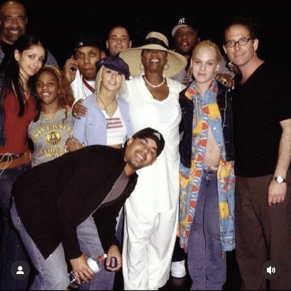 Rare pic of Christina Aguilera, Lil’Kim, Mya, P!nk, Patti Labelle and Ron Fair during rehearsals for the Grammys (2002)