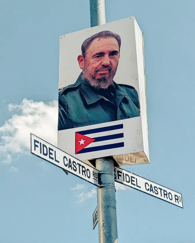Cuando no sepas que camino tomar 👇

#FidelEnUnaFrase
#DeZurdaTeam 🤝
