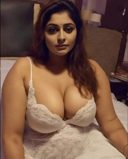 Chitrangdahsing's tweet photo. I AM 50 PLUS. COME TO MY HOUSE. 💋 ANY MALE BEST FRIEND? 💋❤️ #QueenOfTears #QueenOfTearsEp16 #viralvideo #tellonym https://t.co/HoghZG24kF