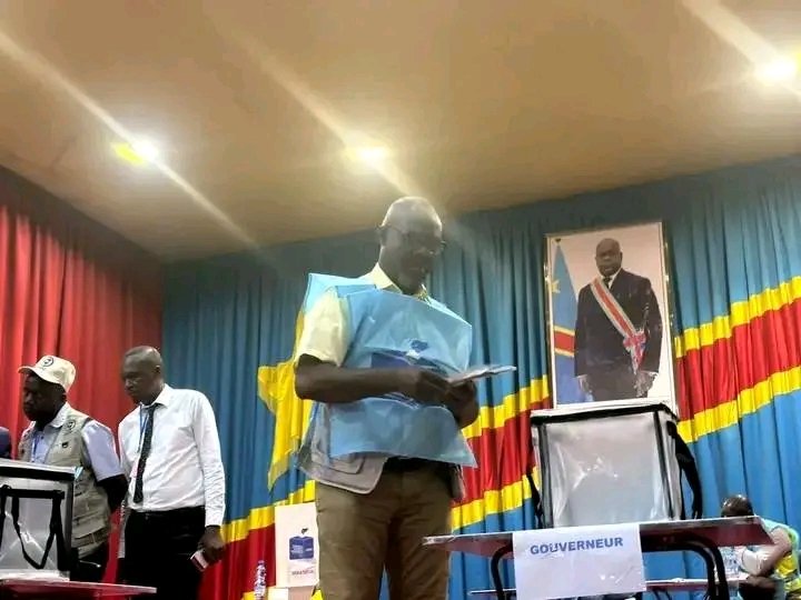 #HautKatanga: Elections sénateurs, gouverneur et vice-gouverneur.
Début de l’opération de comptage des bulletins depuis quelques minutes.