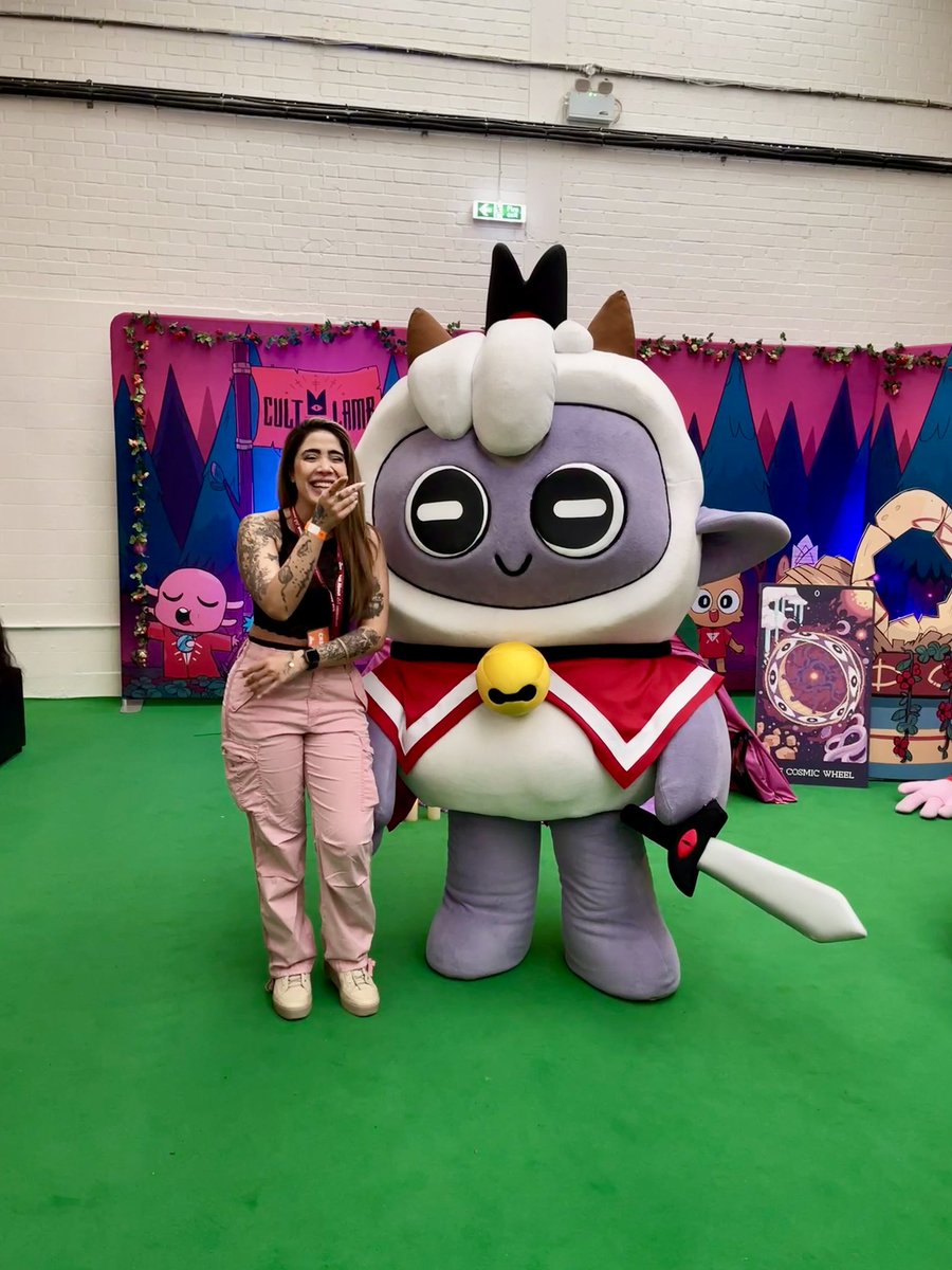 _missbubbles's tweet image. When The Lamb is trying to build a cult but one of the flock is being a menace... 

[ad/invite] #WASD #CultoftheLamb