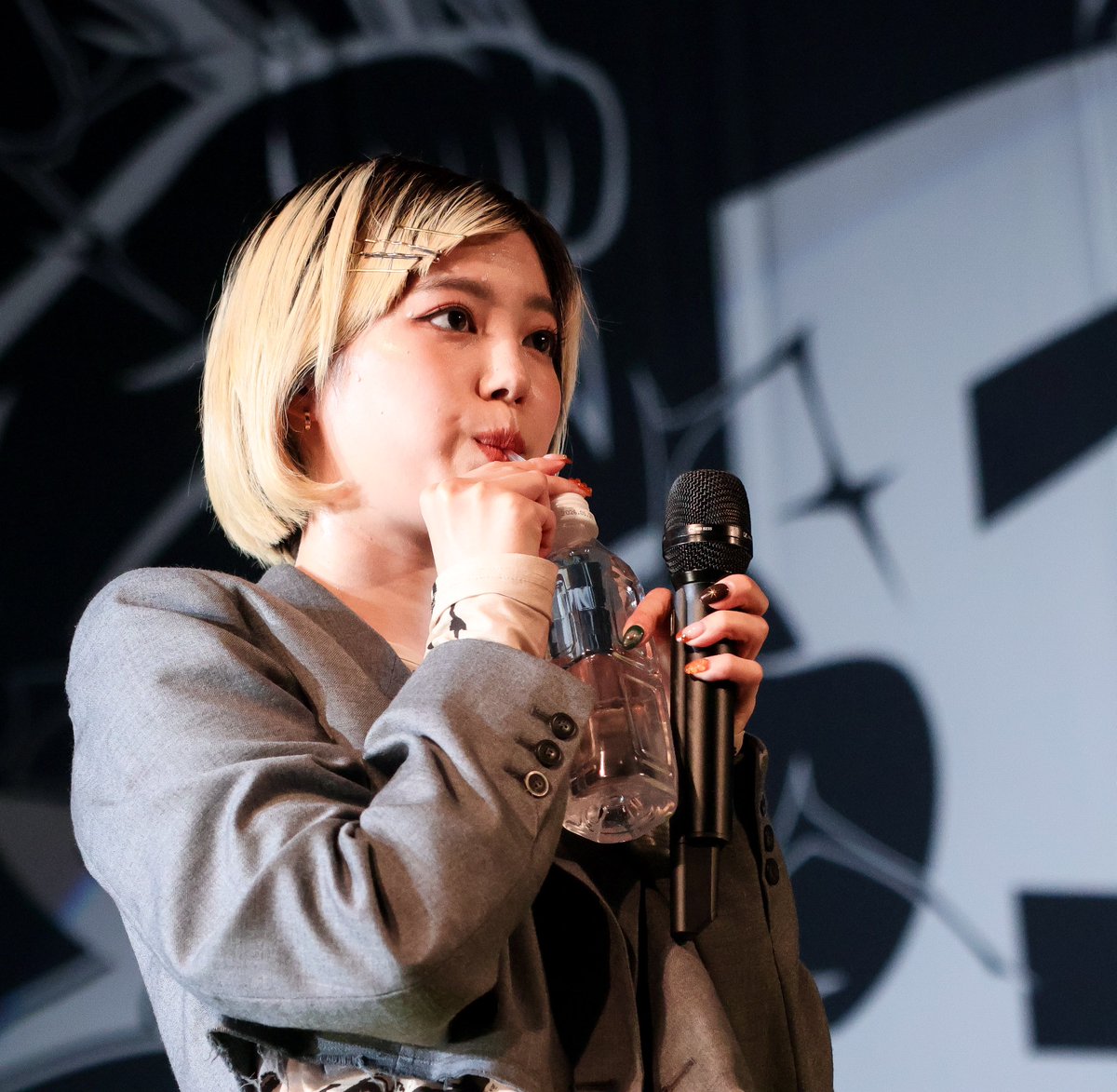 naonii19ningen's tweet photo. BiTE CHALLENGE pt2
~ALL OVER JAPANTOUR ~
4/28 sun. @ ZeppFukuoka
HANANO
#BiTEASHOCK
#BiTECHALLENGE
#バイショ福岡
#HANANO
#ハナノ派ナノ https://t.co/bF2sCgH1dZ