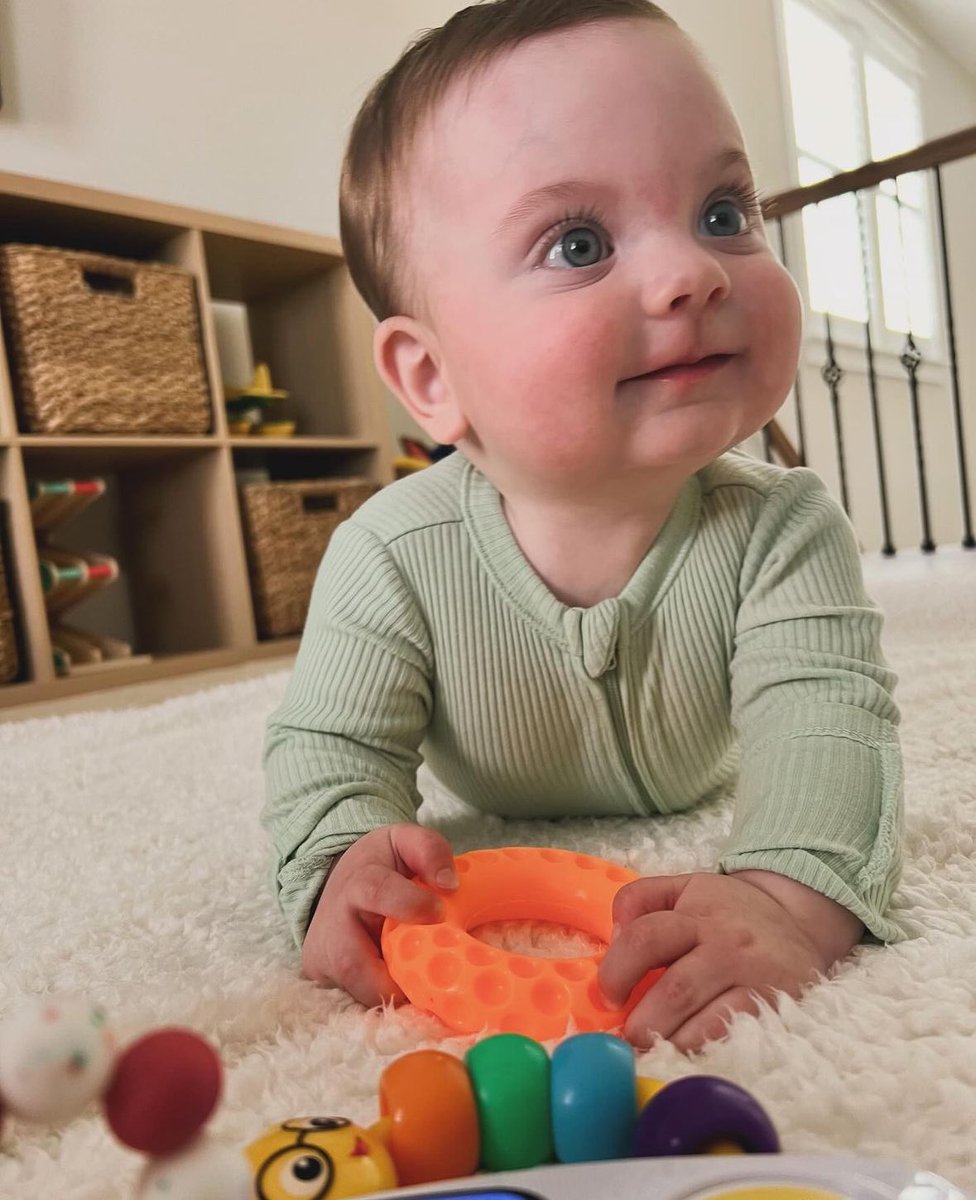 아 크로우샘애기봐
하
볼좀봐