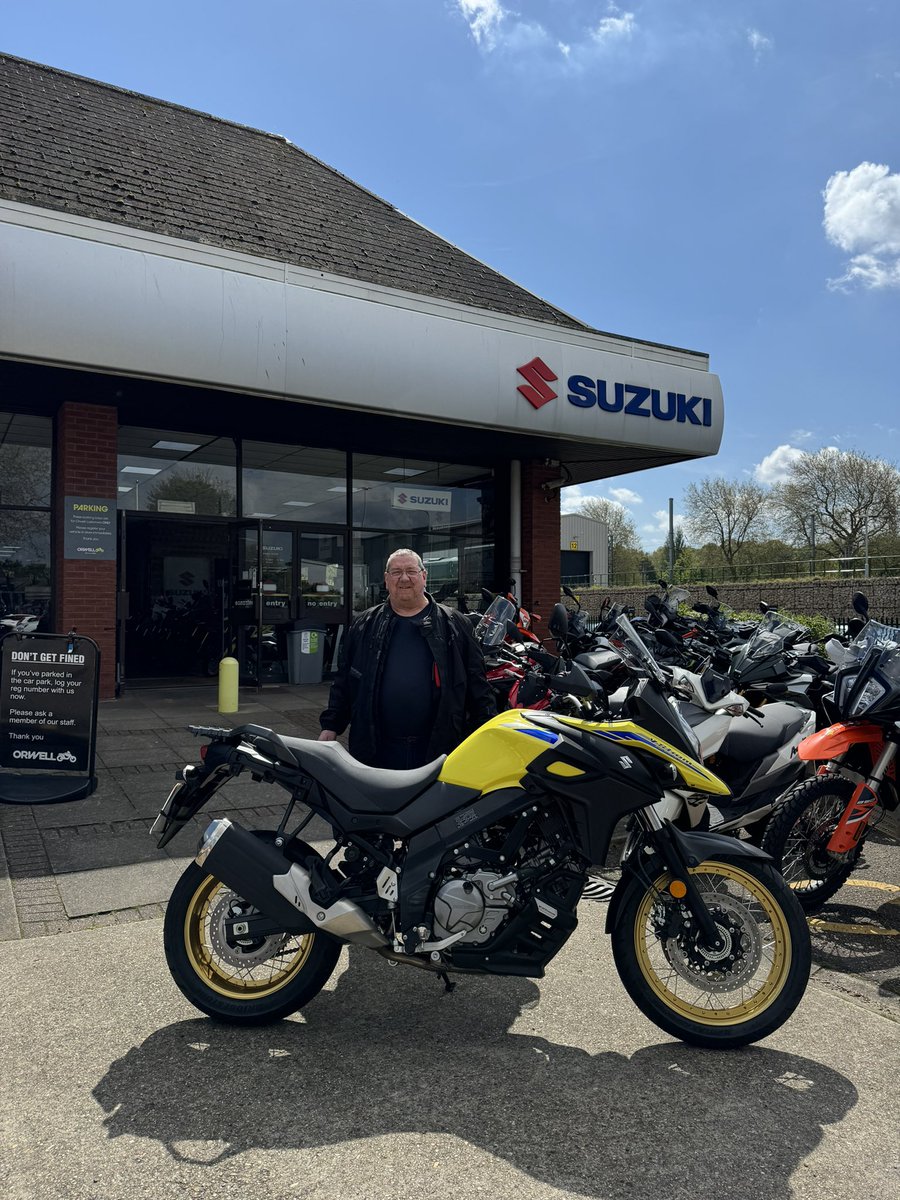 🏍🔥🏍New Bike Day!!🏍🔥🏍

Sun is out this morning for Steve collecting his new bike!🌤️

Steve decided to change it up again and chose the awesome DL650😎👏🏼

Great choice, we know you’ll love this bike. Have fun & ride safe😁🏍️

#Orwellmotorcycles #newbikeday