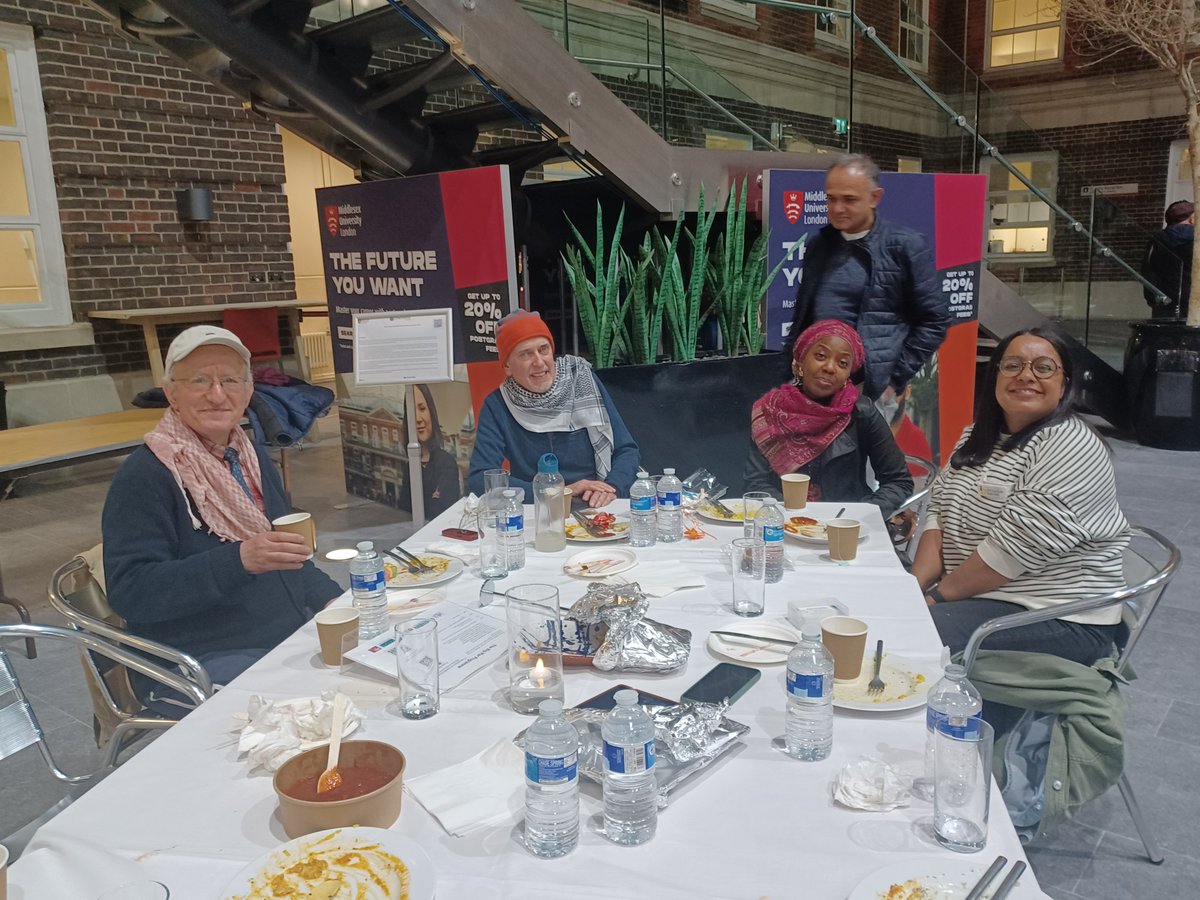 A few weeks ago, our Community Organisation Support Team had a lovely time at the @MiddlesexUni The Big Iftar event in Barnet. ☪️ It was great witnessing a diverse range of people come together in celebration of Ramadan. #MiddlesexUni #TheBigIftar #CommunitySupport