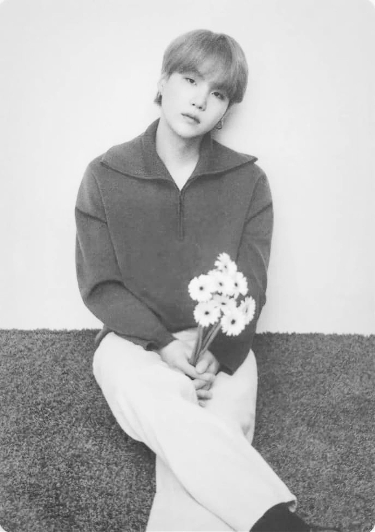 BTS SUGA MONOCHROME POP-UP OFFICIAL MINI PHOTO CARDS | eBay