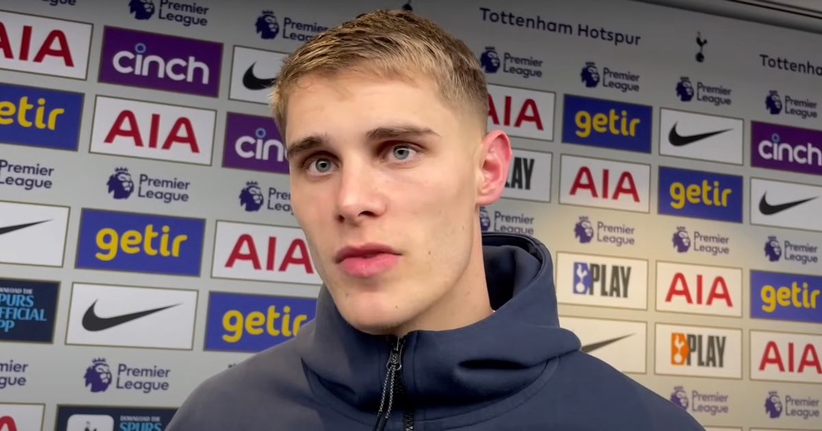 'I don't think in the football part we are worse than Arsenal' 🗣️ But Tottenham centre-back Micky van de Ven admits Spurs can't be considered a top team until they stop making mistakes ❌ ✍️ @johncrossmirror mirror.co.uk/sport/football…