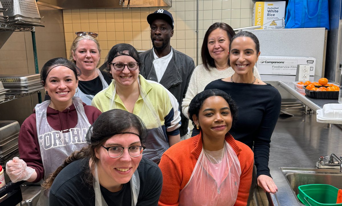 Recently, a team of volunteers from @FordhamGSB spent time at POTS in the Bronx, where they bonded as they made & packaged meals for those who require assistance. Part of the 'Community at Gabelli' initiative, these opportunities build community at the Gabelli School and beyond.