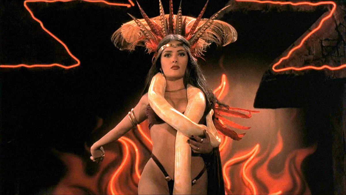 @TheCinesthetic Did you know : #SalmaHayek learned to dance with a live snake for her iconic role in From Dusk Till Dawn (1996) Director #RobertRodriguez didn't use a choreographer, instead telling her to feel the music and dance with the snake.  🐍🎬 #FromDuskTillDawn