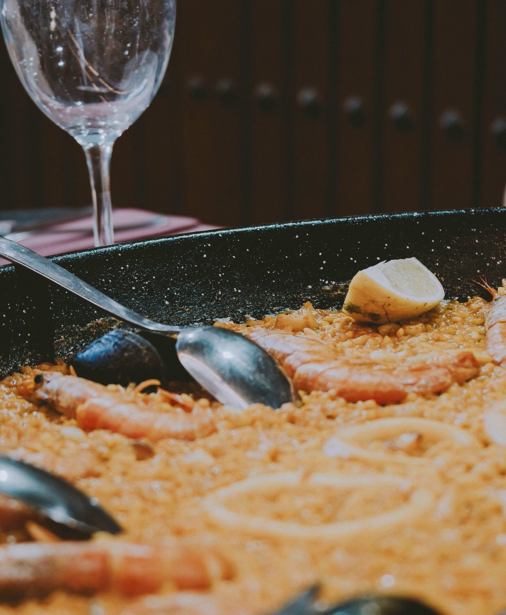 Want a Spanish culinary getaway but not sure where to start? 🍝

Check out this list of our top recommended foodie holidays. From wine tasting in La Rioja, to Paella by the sea in Valencia, there is something for every food lover!  😋

👉 bit.ly/48wkKpe 

#VisitSpain