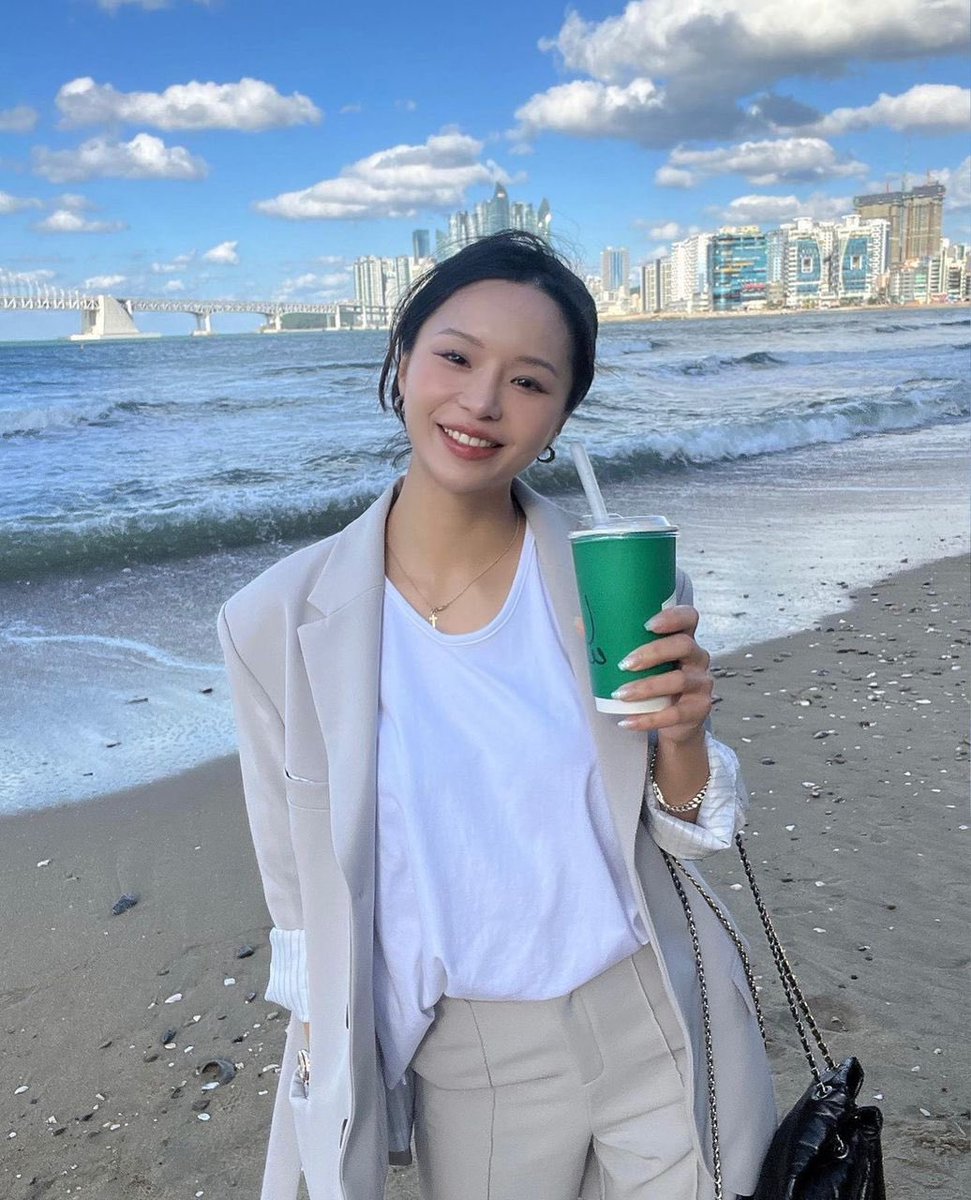 There isn't any questioning the fact that some people enter your life, at the exact point of need, want or desire - it's sometimes a coincendence and most times fate, but whatever it is, I am certain it came to make me smile.