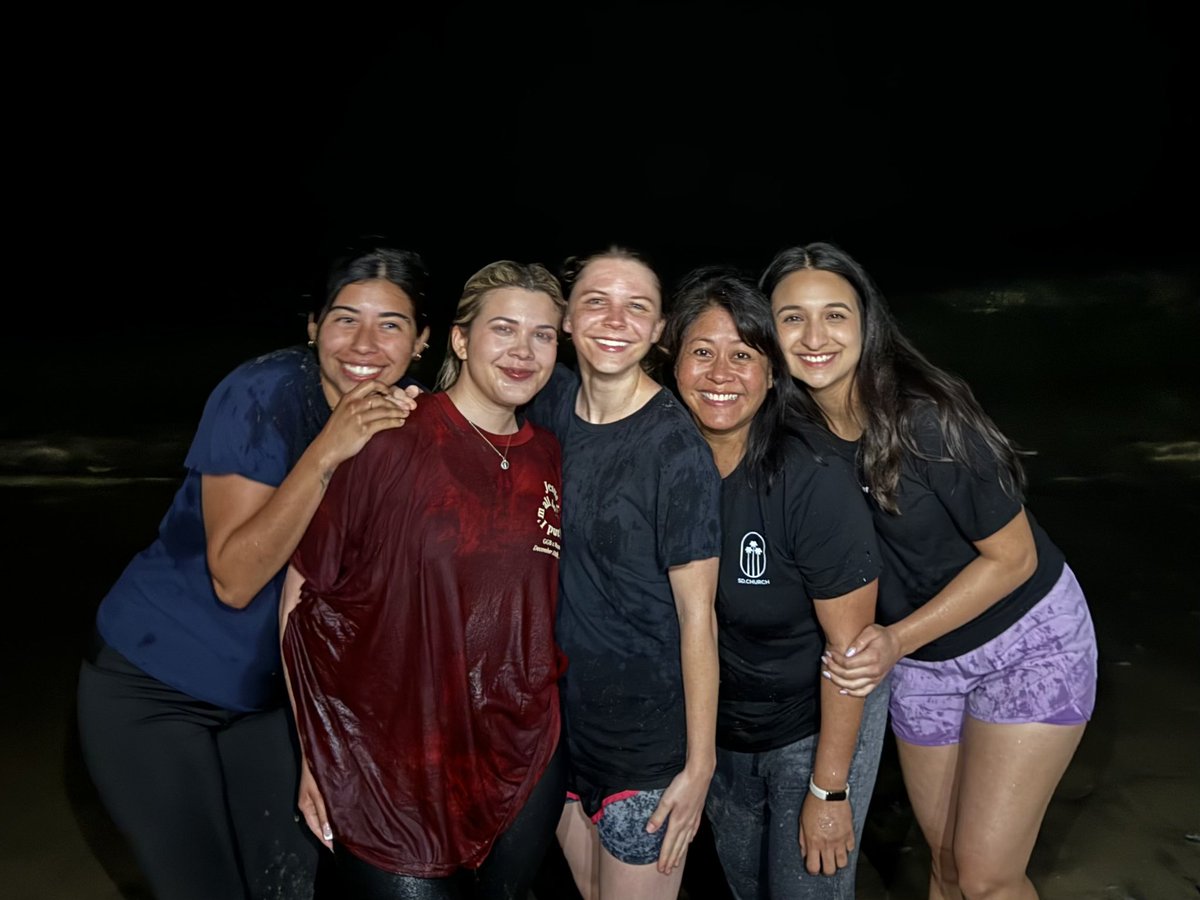 lovgren_doug's tweet photo. A beautiful late night baptism! 1045pm.  The YoPro ministry is rejoicing in the Lord for our new sister in Christ, Vanessa Duarte🙏💗 https://t.co/n5gAjOCrYU