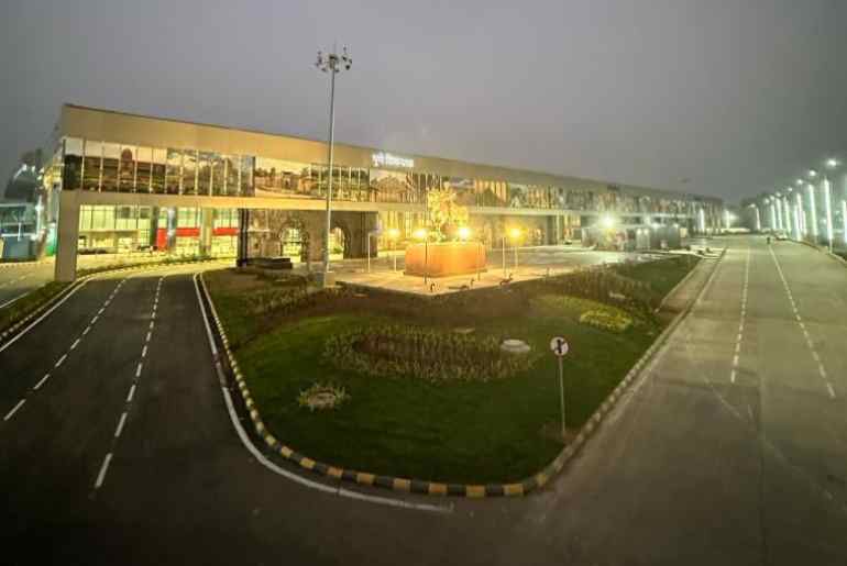 #PuneAirport Set To Likely Open New Terminal in May.....
.
.
Air India and #AirIndiaExpress have been assigned for the testing of the new terminal, to determine the smooth travel of passengers.

Pune is all set to unveil its new airport terminal in the first week of May, as per