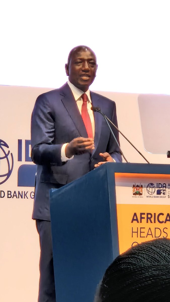 H.E. @WilliamsRuto opening IDA21 summit in #Nairobi. Highlighting that 75% of IDA resources go to #Africa to support sustainable growth. But geopolitical crisis, debt distress and climate challenge make closer donor/ recipient partnership necessary. #IDA21 @WorldBankKenya