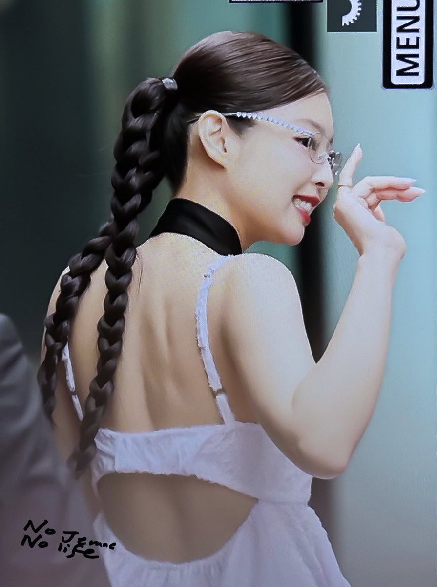 iamkoyjung's tweet image. เบื้องหลังความเซ็กซี่แบบลูกแมวของเจนนี่อินโตเกียว🐱💕 #JENNIE 

JENTLE SALON IN TOKYO  
#JENNIExGentleMonster